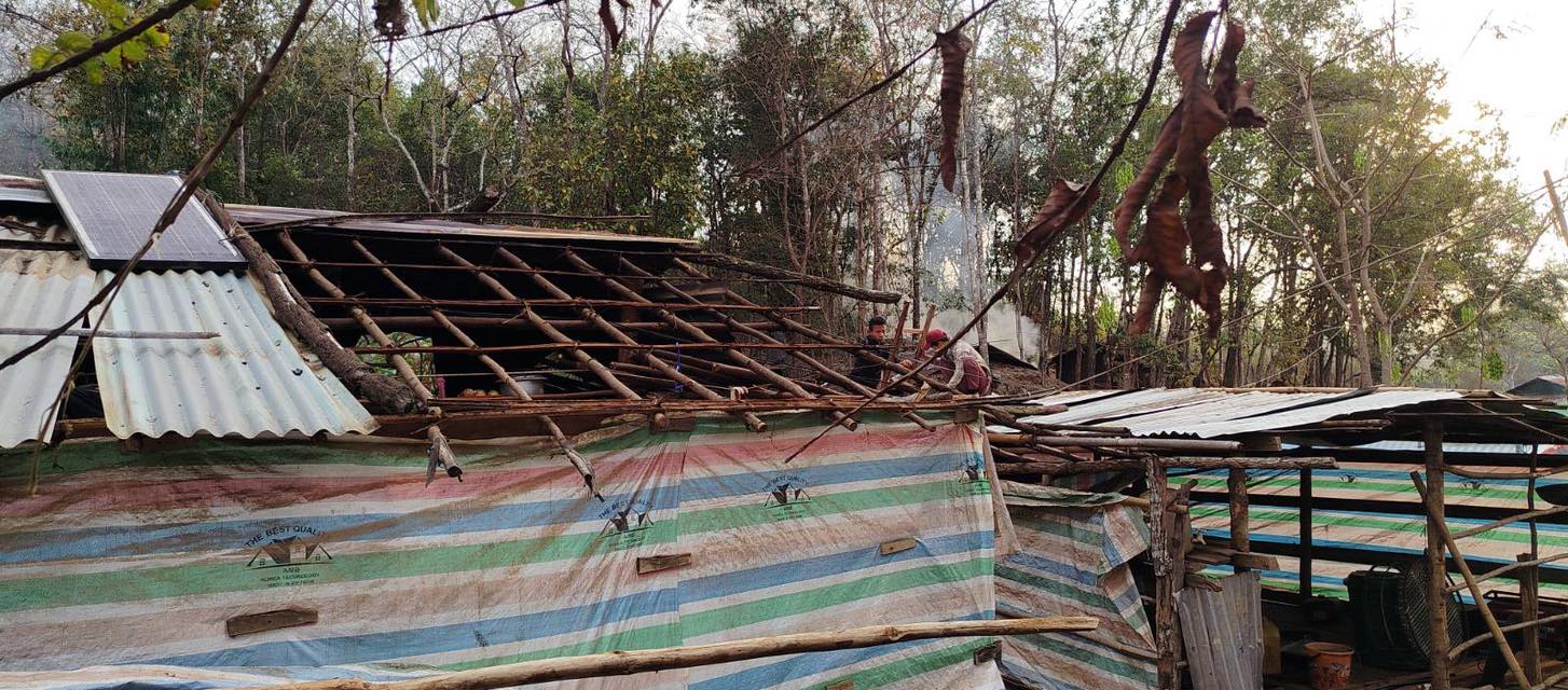 One of the shelters damaged by strong winds (Photo: Facebook/Zalen)