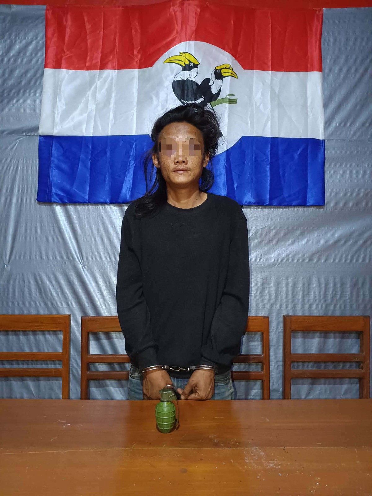 This image shows a man accused of extortion and armed robbery in Hakha town, Chin State (Photo: Facebook/Chinland Defense Force-Hakha)