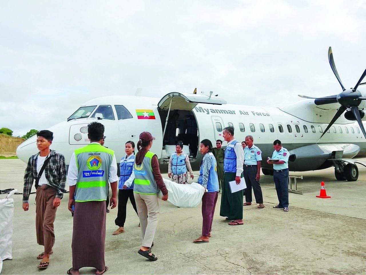 SSPC airlifting aid (Photo: Facebook/Chin World)
