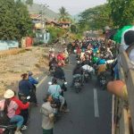 A previous photo showing some IDPs currently staying in Kalay town are going back to Falam town (Photo: Facebook/Surbung Times)