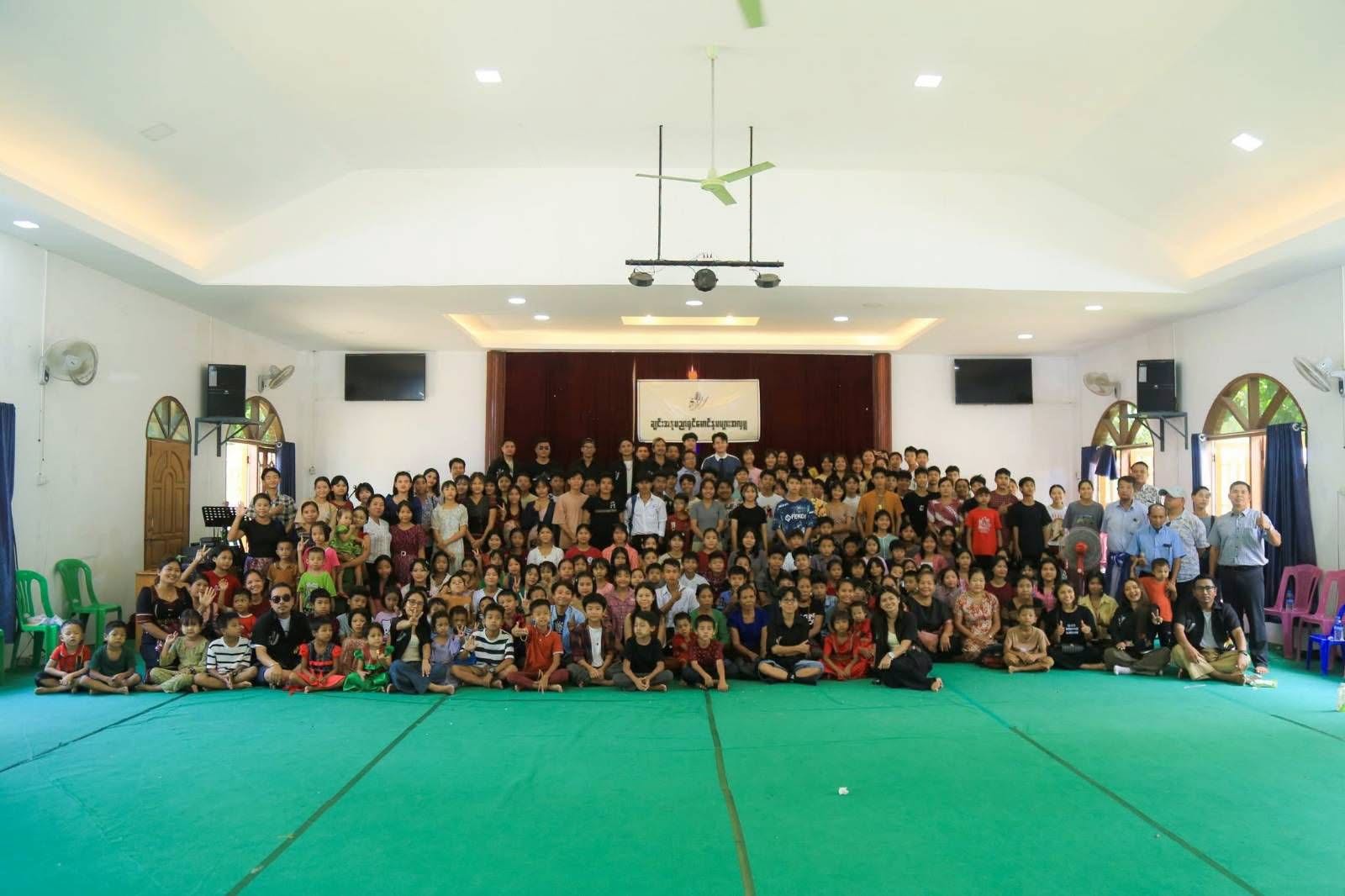 The Chin Artists Association organizing an event in Hmawi for orphans (Photo: Facebook/ChinArtistsAssociation)